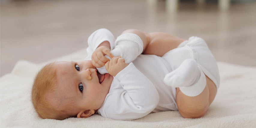 Lenjeria de pat pentru bebeluși – cum facem alegerea corectă?